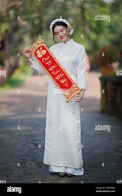 Ciudad Ho Chi Minh Vietnam Mujeres Retrato En El Blanco Ao Dai