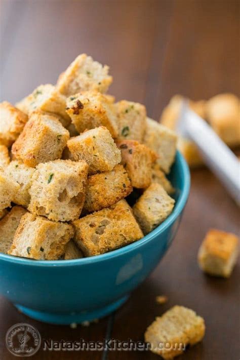 Easy Crunchy Garlic Croutons Recipe Natasha S Kitchen