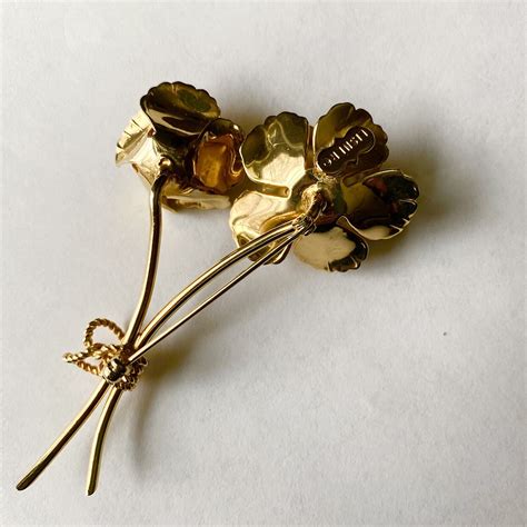 Signed Lisner Gold Tone Rose Brooch Gem