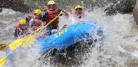 Colorado Whitewater Rafting | KMR Luxury Kosher Vacations