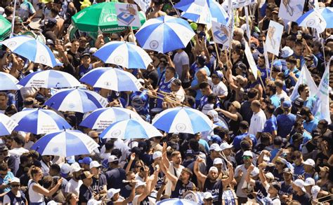 Argentina Trabajadores Lideran Primera Huelga Contra Reformas De Milei