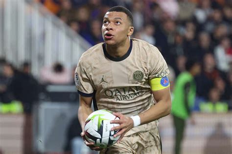 Kylian Mbapp Largement En T Te Les Plus Gros Salaires De Ligue