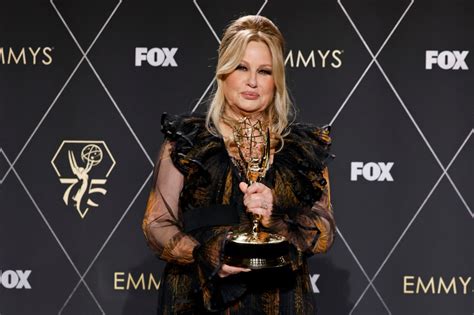 Jennifer Coolidge Thanks The Evil Gays In Her Emmys Speech