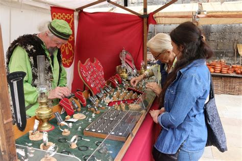 Fotos La Feria Medieval Se Despide De Hondarribia El Diario Vasco