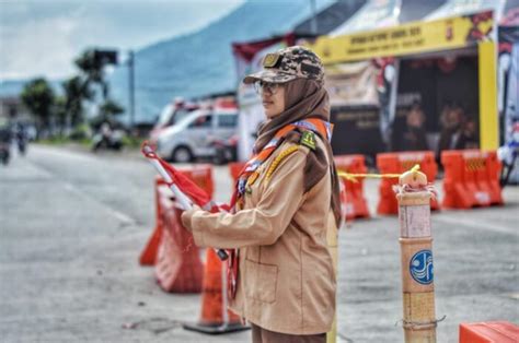 Pramuka Kwarcab Garut Diterjunkan Bantu Pengendalian Arus Mudik Dan