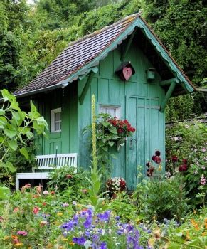 Solve Green Garden Shed Resize 12 304 Pieces Jigsaw Puzzle Online