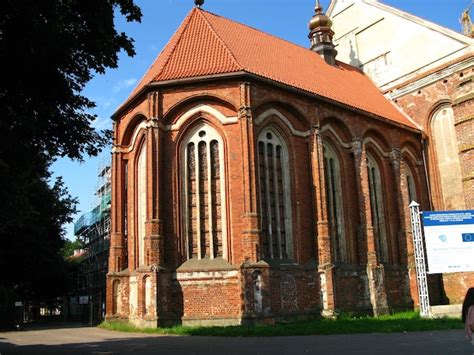 La Iglesia En La Ciudad De Kaunas Lituania Foto Premium