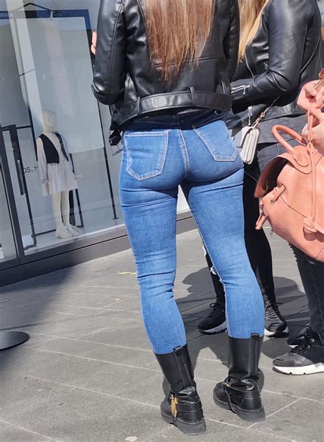 Oc Milf With Perfect Ass In Jeans Tight Jeans Forum