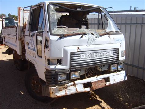 Truck Wrecking Truck Wrecker Cowra Truck Wreckers