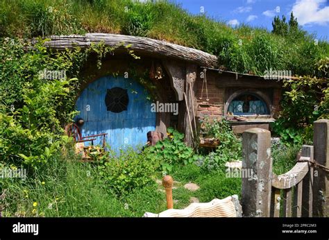 Hobbiton Movie Set And Hobbiton Homes In New Zealand Stock Photo Alamy