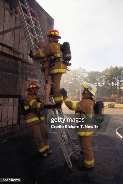 Fairfax County Virginia Fire Fighters Photos And Premium High Res Pictures Getty Images