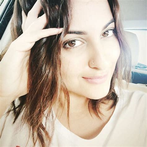 Pin Van Artist Blogger Op Sonakshi Sinha The Princess Of Bollywood