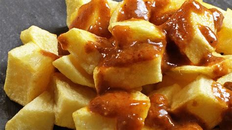 Cómo Preparar Paso A Paso Las Famosas Patatas Bravas Españolas Mui