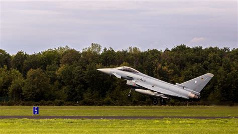 Nato Man Ver Drei Russische Milit Rflugzeuge Ber Ostsee Abgewehrt