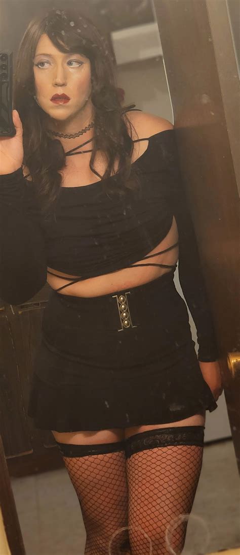 channeling my inner Aubrey Plaza in Parks & Rec with this stare : r