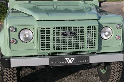 Land Rover Defender 90 Heritage Edition Williams Classics