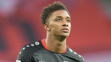 Everton Transfer News Demarai Gray Arrives In Florida For Medical