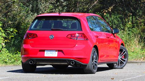 Review 2017 Volkswagen Golf GTI Sport