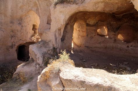 La ciudad subterránea de Özkonak en Turquía SITIOS HISTÓRICOS