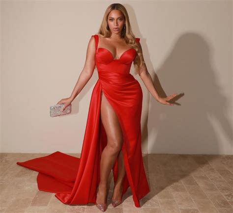 Beyoncé Stuns The Media With Her Breathtaking Red Dress