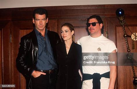 50 Pierce Brosnan Denise Richards Photos & High Res Pictures - Getty Images