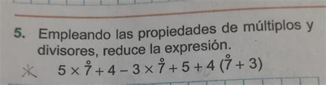 Empleando las propiedades de múltiplos y divisores reduce la expresión