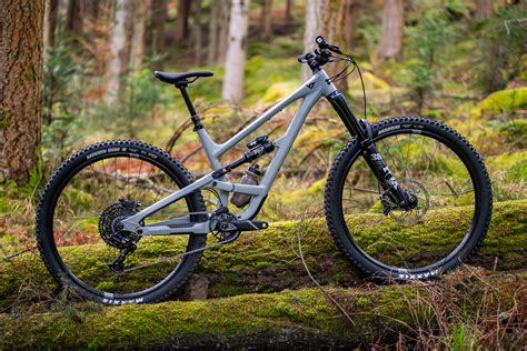 First Look Review Pete S Yt Industries Capra Core Atelier Yuwa Ciao Jp