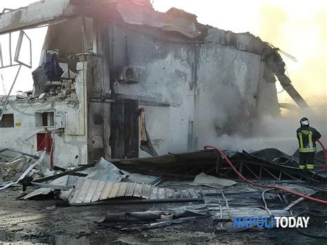 Esplosione Fabbrica Adler A Ottaviano Foto Napolitoday E Romano