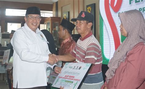 Kompak Salurkan Program Ngawi Cerdas Makmur Peduli Bantuan Beasiswa