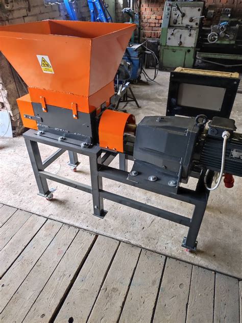 Rozdrabniacz dwuwałowy Shredder 4kW 22 obroty komora 550x320 Kołbiel