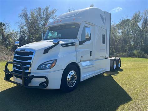 Freightliner Cascadia For Sale Sleeper Me