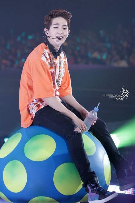 Pin By Amber Benefield On Shinee Shinee Shinee Onew Shinee Debut