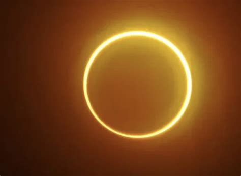 El eclipse solar formará un anillo de fuego alrededor de la Luna el