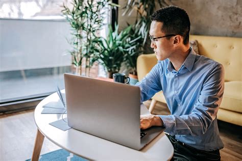 expat overseas finance   tricky  finance
