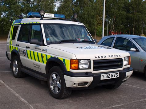 St John Ambulance Service Land Rover Discovery 2 4x4 Response