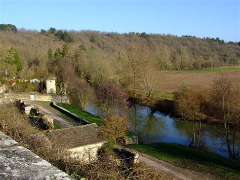 N Guide Touristique Noyers Sur Serein Visite De Groupe Guides France