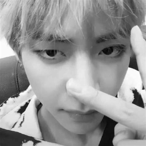 Bts Community Posts 매일 매순간 김태형이 그리워요 김태형이 없으면 인생에 의미가 없다고 느껴요 김태형