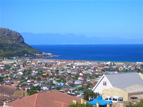 Fish Hoek 3 – Luxury Holiday Homes | South Africa