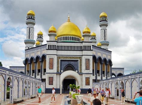 10 Tempat Yang Wajib Dikunjungi Di Brunei Darussalam