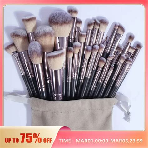 Maange 30pcs Professional Makeup Brush Set Foundation Concealers Eye