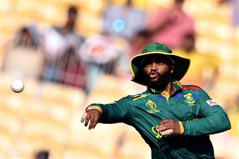 Temba Bavuma in the field | ESPNcricinfo.com