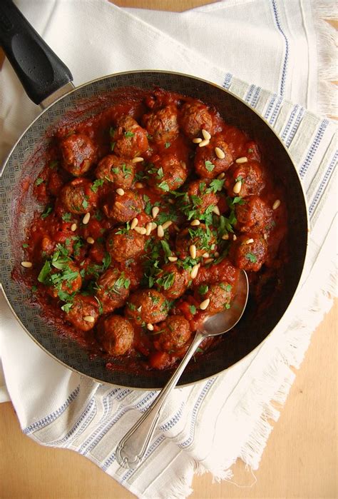 Technicolor Kitchen English Version Beef Kofta In Sweet Sour Tomato