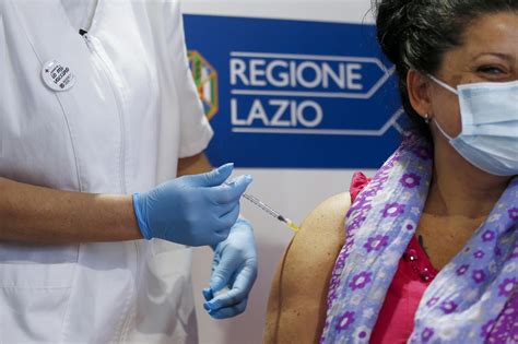 Nel Lazio Aprono Prenotazioni Vaccino Covid Per Fascia 40 43 Anni Nati