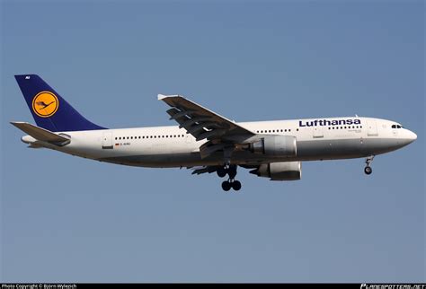 D Aiau Lufthansa Airbus A B Photo By Bj Rn Wylezich Id