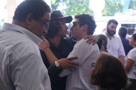 Foto Pablo Morais chega ao velório de Jerry Adriani morto aos 70 anos