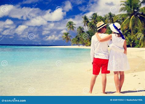 Happy Loving Couple Walking On Tropical Beach Stock Image Image Of