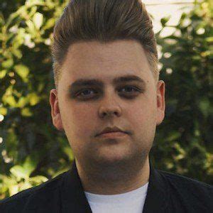 Nick Crompton - Bio, Facts, Family | Famous Birthdays