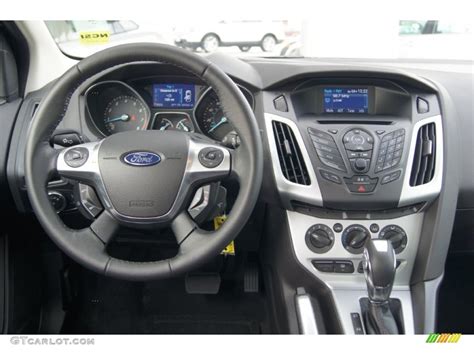 Ford Focus Se Sedan Charcoal Black Dashboard Photo