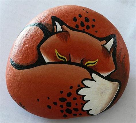 Peindre Des Galets Un Renard Orange Fait Sur Une Pierre Rock Painting