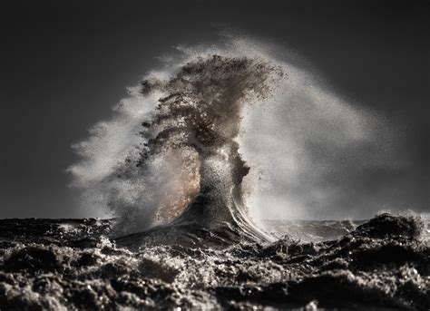 A Photographers Collection Of Powerful Lake Erie Wave Photos Shows The